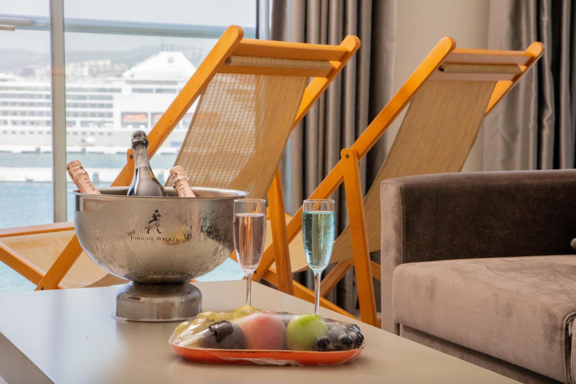 Efe Hotel Κουσάντασι Εξωτερικό φωτογραφία